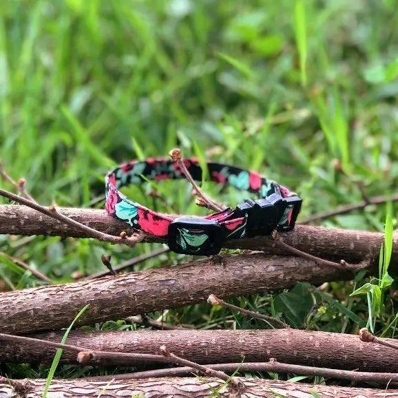 Collier chat – Black and Roses