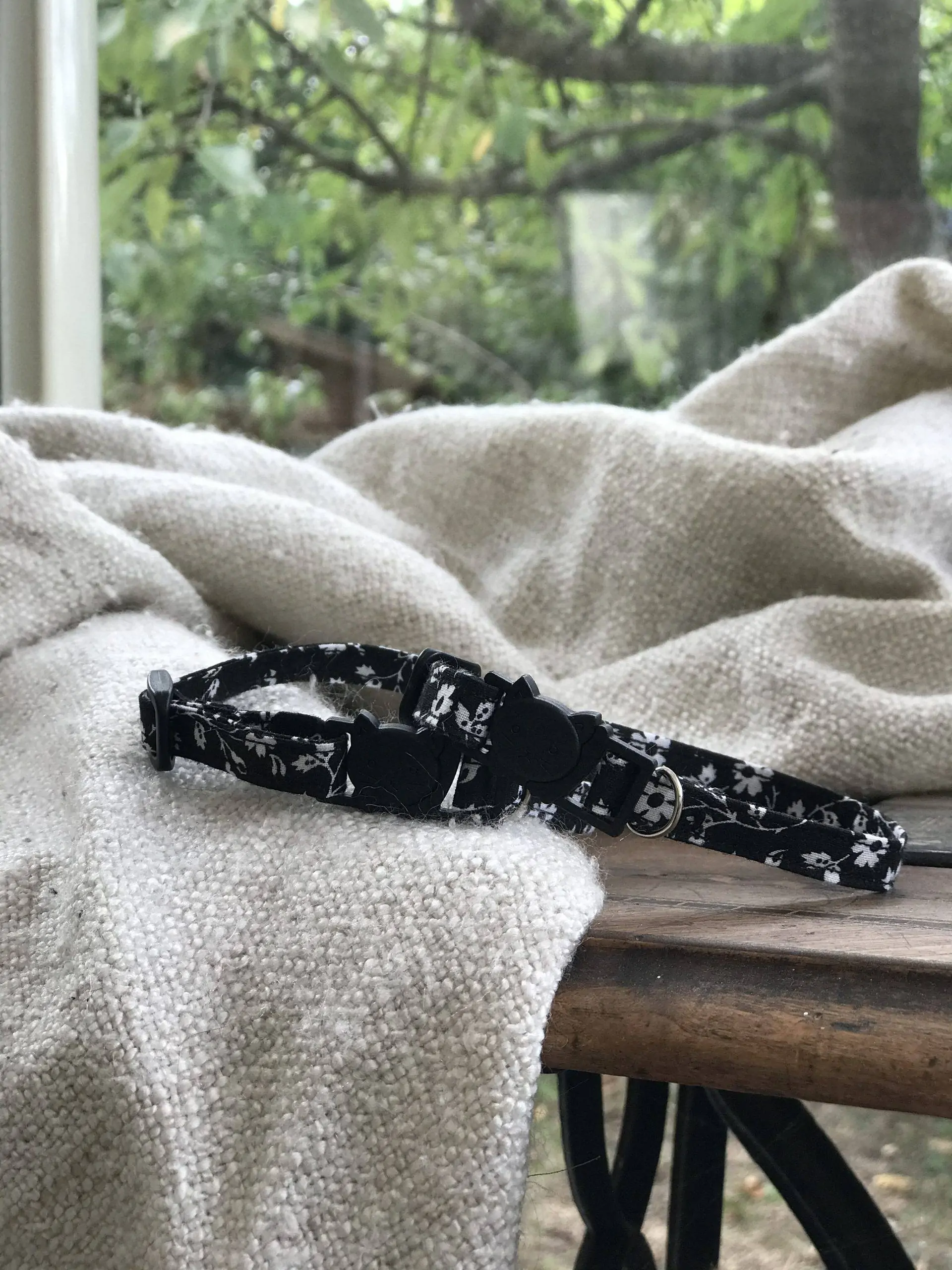 Collier chat –  Black Spring